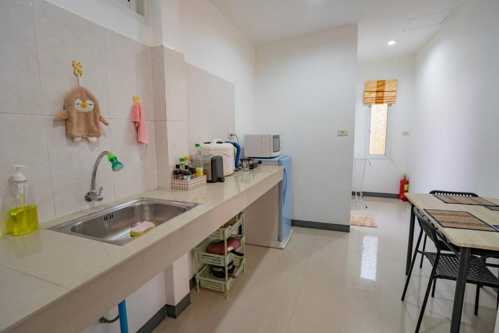 Little Yellow House- Aonang Holiday home *