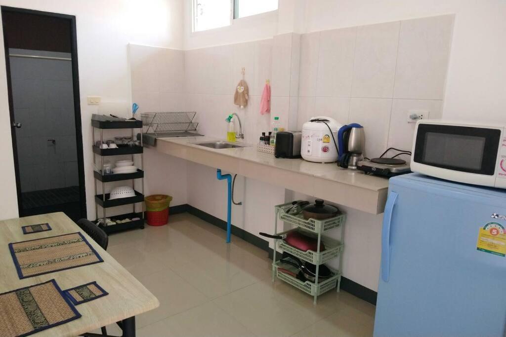 Little Yellow House- Aonang Holiday home *