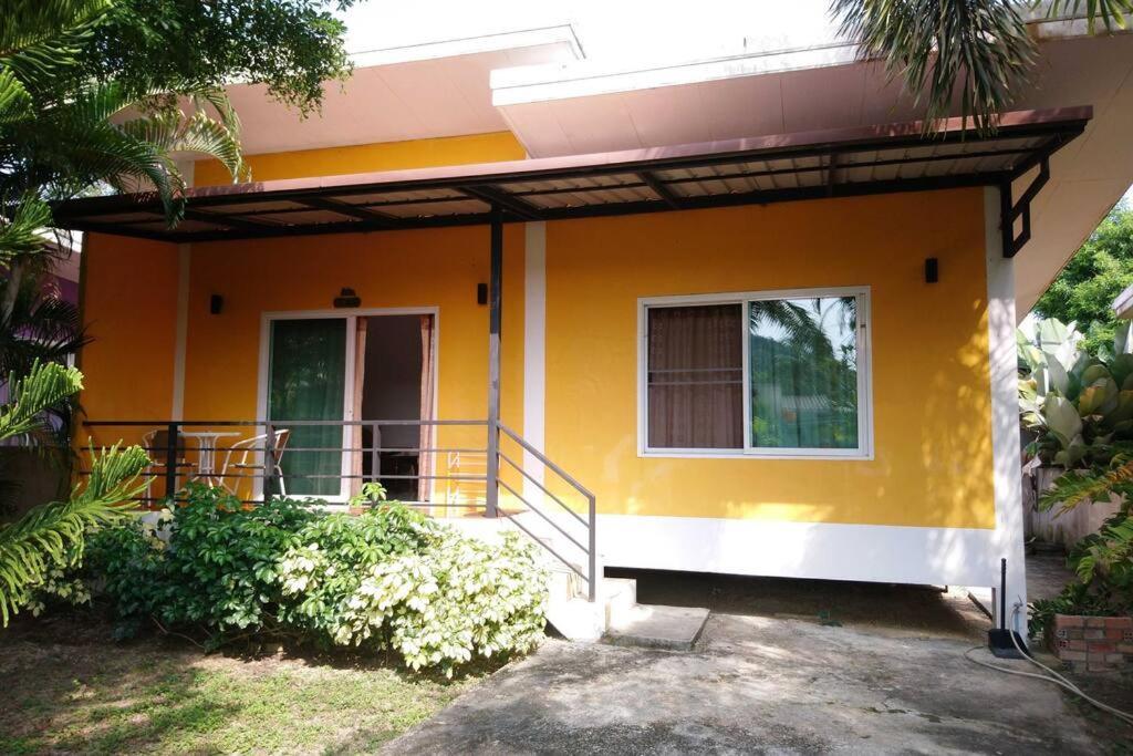 Little Yellow House- Aonang Holiday home *