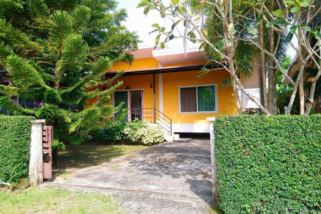 Holiday home Little Yellow House- Aonang *